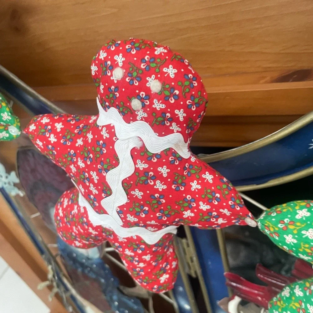 Vintage Handmade stuffed fabric Gingerbread men Holiday Garland with ribbon trim